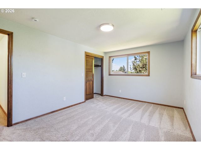 1105 Sw 10TH Dr, Gresham, OR 97080