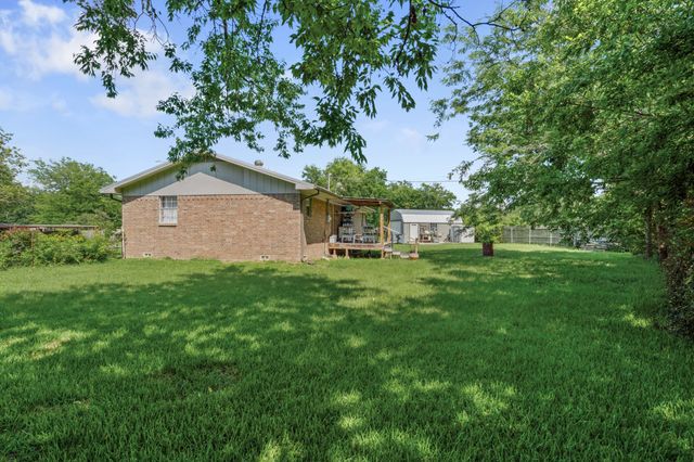 236 Circle Drive, Point, TX 75472