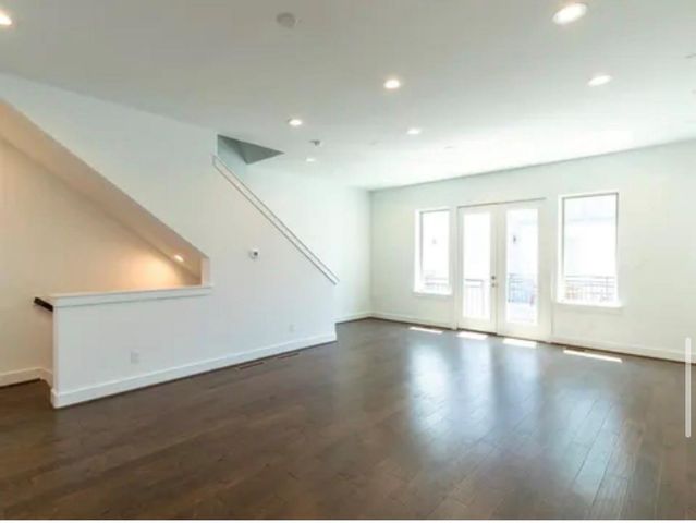 2208 Mcgowen Street, Houston, TX 77004