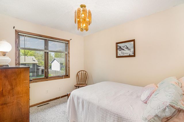 8212 Jewel Avenue S, Cottage Grove, MN 55016