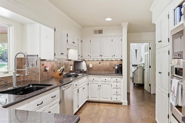 3200 Robinson Pike Road, Grandview, MO 64030
