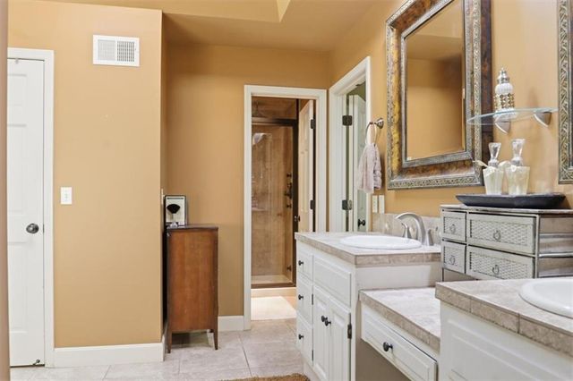 3200 Robinson Pike Road, Grandview, MO 64030