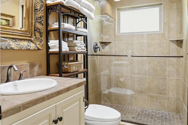 3200 Robinson Pike Road, Grandview, MO 64030