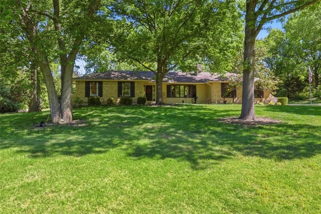 3200 Robinson Pike Road, Grandview, MO 64030