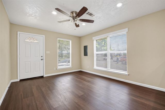 3421 Columbia Street, Houston, TX 77018