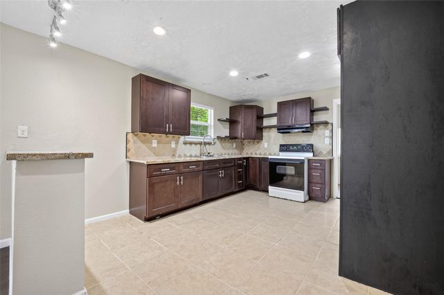 3421 Columbia Street, Houston, TX 77018