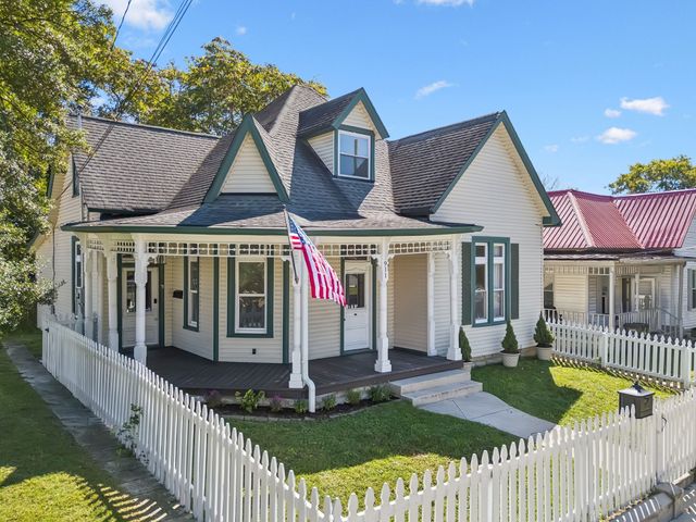 911 S High St, Columbia, TN 38401