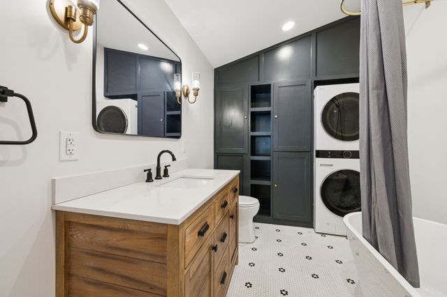 911 S High St, Columbia, TN 38401