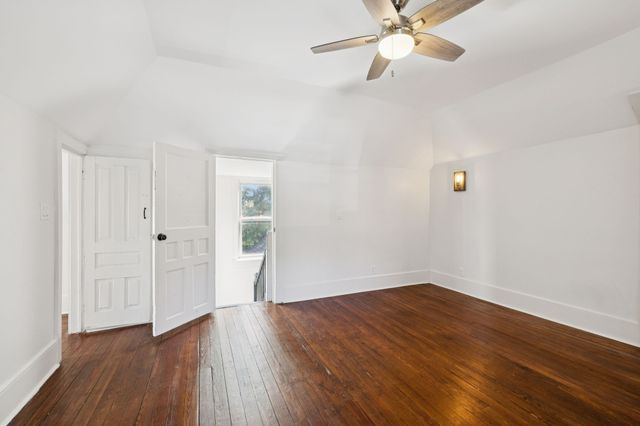 911 S High St, Columbia, TN 38401