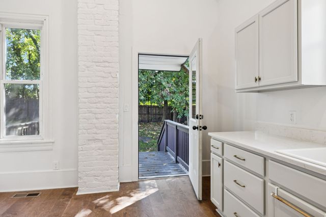 911 S High St, Columbia, TN 38401