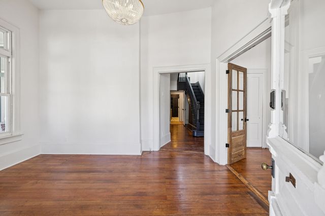 911 S High St, Columbia, TN 38401