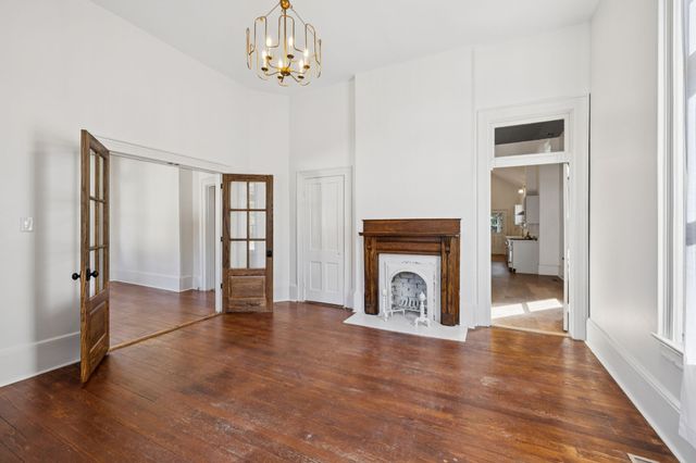 911 S High St, Columbia, TN 38401