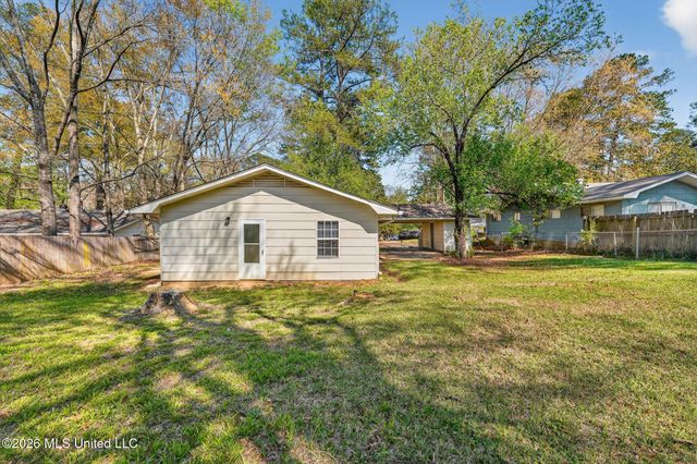 3085 Bienville Drive, Jackson, MS 39212
