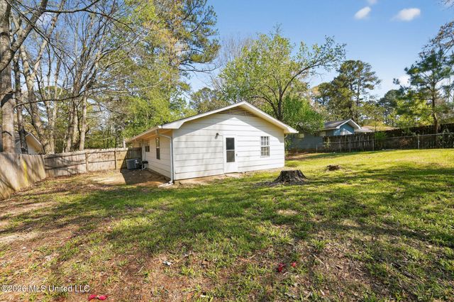 3085 Bienville Drive, Jackson, MS 39212