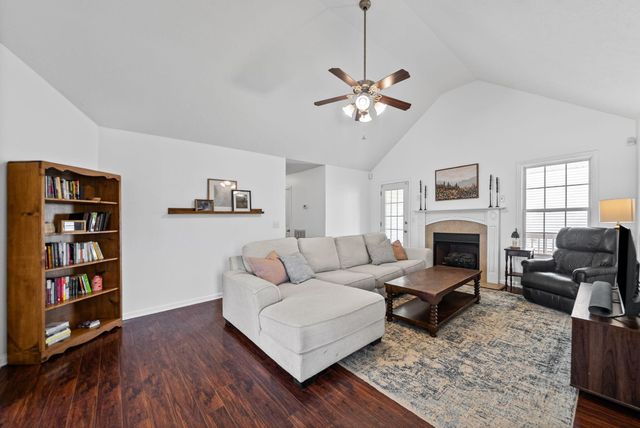 3796 Cindy Jo DR, Clarksville, TN 37040