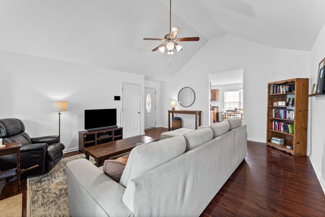 3796 Cindy Jo DR, Clarksville, TN 37040