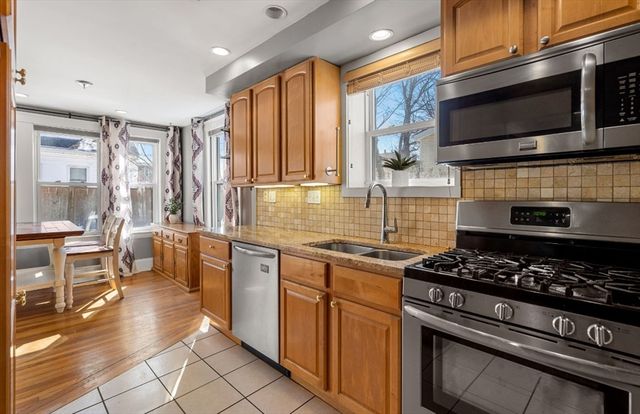 15 Lexington Terrace 1, Waltham, MA 02452