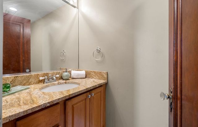15 Lexington Terrace 1, Waltham, MA 02452