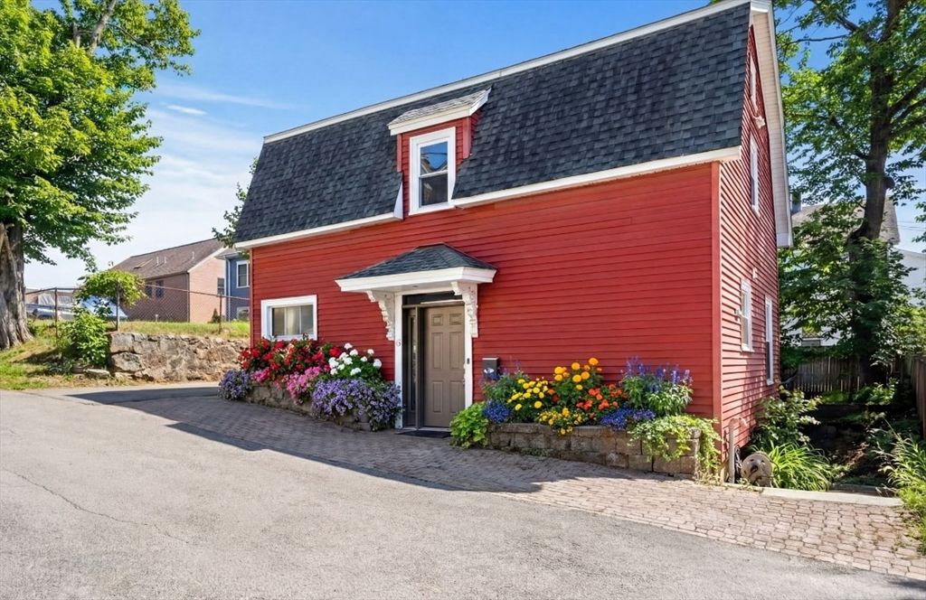15 Lexington Terrace 1, Waltham, MA 02452
