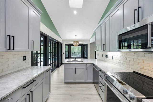 7239 Hendry Creek DR, Fort Myers, FL 33908