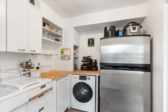 13 Sherman Terrace #4, Madison, WI 53704