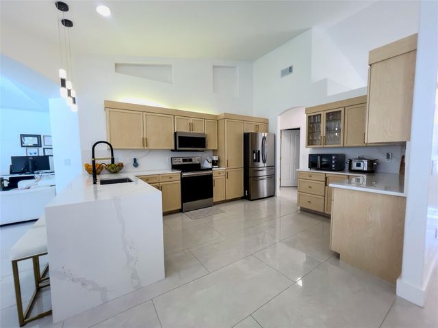 6960 NW Denargo St, Port St Lucie, FL 34983