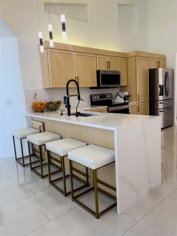 6960 NW Denargo St, Port St Lucie, FL 34983