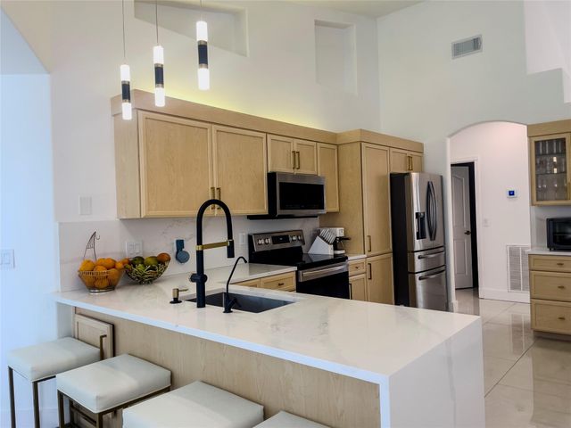 6960 NW Denargo St, Port St Lucie, FL 34983