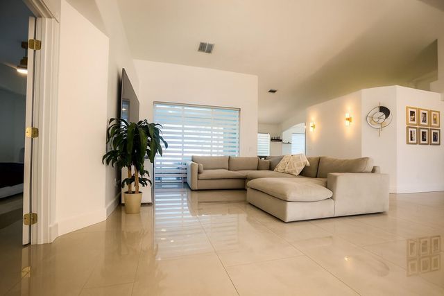 6960 NW Denargo St, Port St Lucie, FL 34983