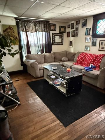 623 Chestnut Avenue, Niagara Falls, NY 14305