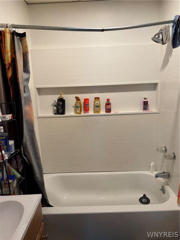 623 Chestnut Avenue, Niagara Falls, NY 14305