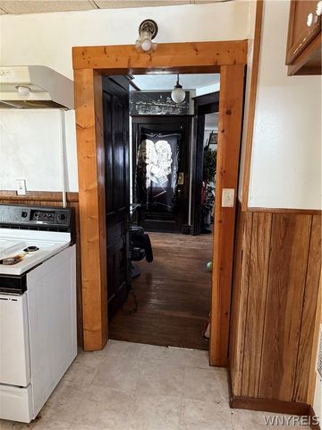 623 Chestnut Avenue, Niagara Falls, NY 14305