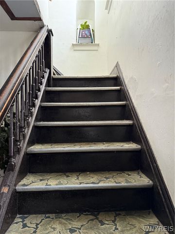 623 Chestnut Avenue, Niagara Falls, NY 14305