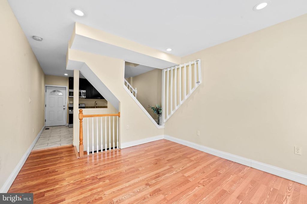 Image 4 of property listing at 307 FAGLEY ST, Baltimore, MD 21224