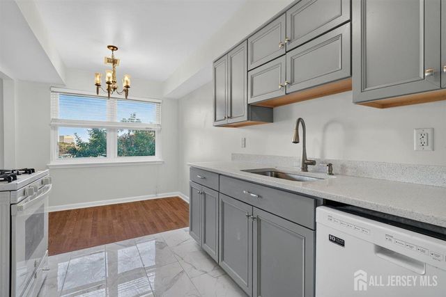 94 Beverly Hill Terrace F, Woodbridge Proper, NJ 07095