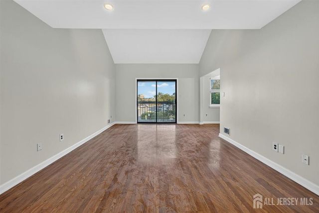 94 Beverly Hill Terrace F, Woodbridge Proper, NJ 07095