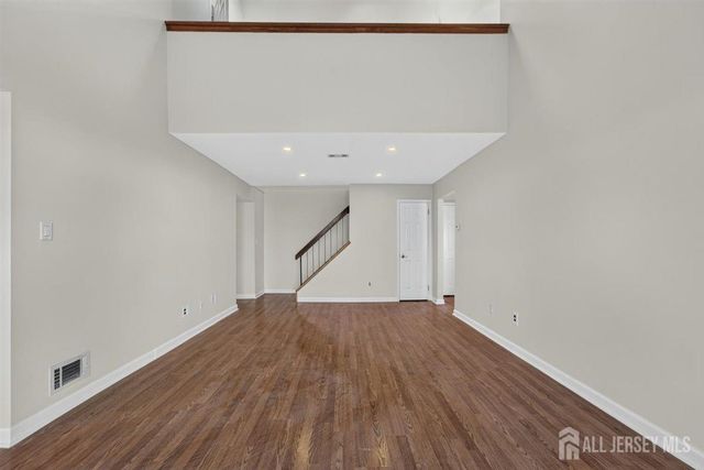94 Beverly Hill Terrace F, Woodbridge Proper, NJ 07095