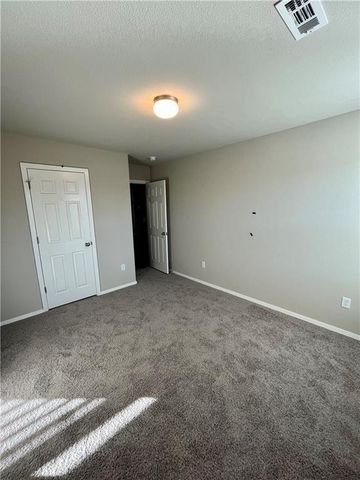909 Egret Road, Fayetteville, AR 72701