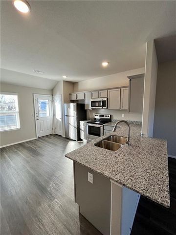 909 Egret Road, Fayetteville, AR 72701