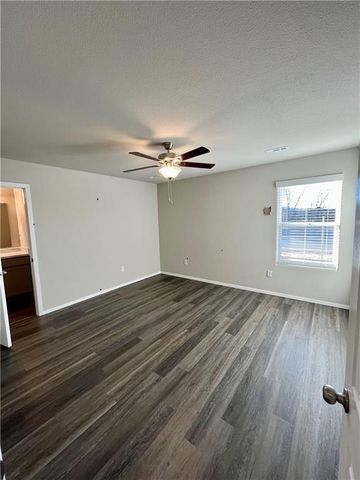 909 Egret Road, Fayetteville, AR 72701