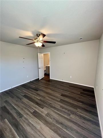 909 Egret Road, Fayetteville, AR 72701
