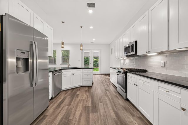 159 Benjis Place, The Woodlands, TX 77380