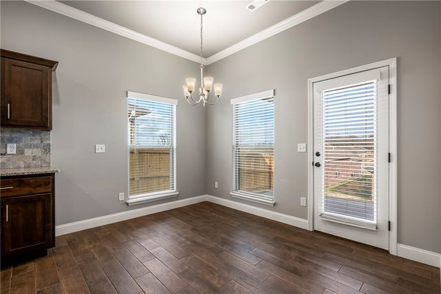 6002 Hoover Street, Bentonville, AR 72713