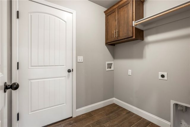 6002 Hoover Street, Bentonville, AR 72713