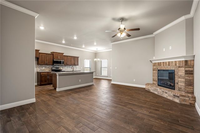 6002 Hoover Street, Bentonville, AR 72713