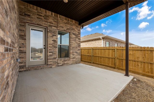 6002 Hoover Street, Bentonville, AR 72713