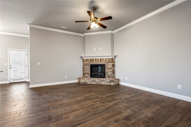 6002 Hoover Street, Bentonville, AR 72713