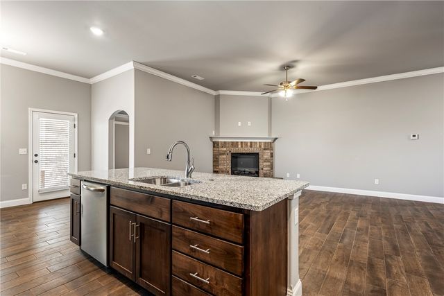 6002 Hoover Street, Bentonville, AR 72713