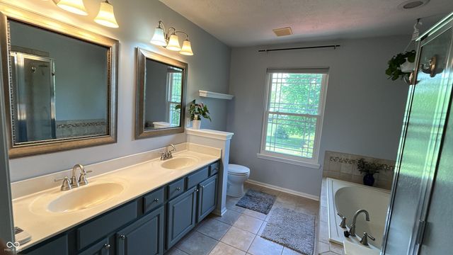5400 Wakefield Drive S, Greenwood, IN 46142