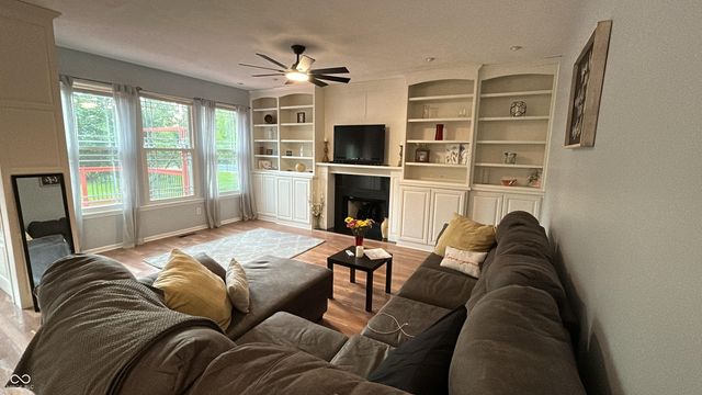 5400 Wakefield Drive S, Greenwood, IN 46142